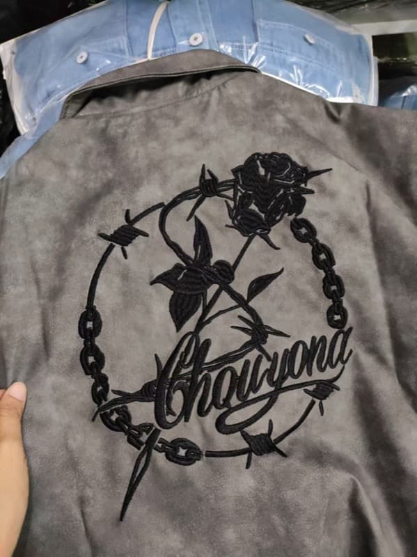 スタジャン 薔薇刺繍合成皮革袖スタジアムジャンパー
