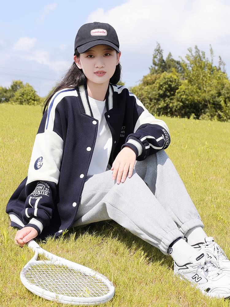 スタジャン 青 季節感あふれる学生風スポーティーな上着